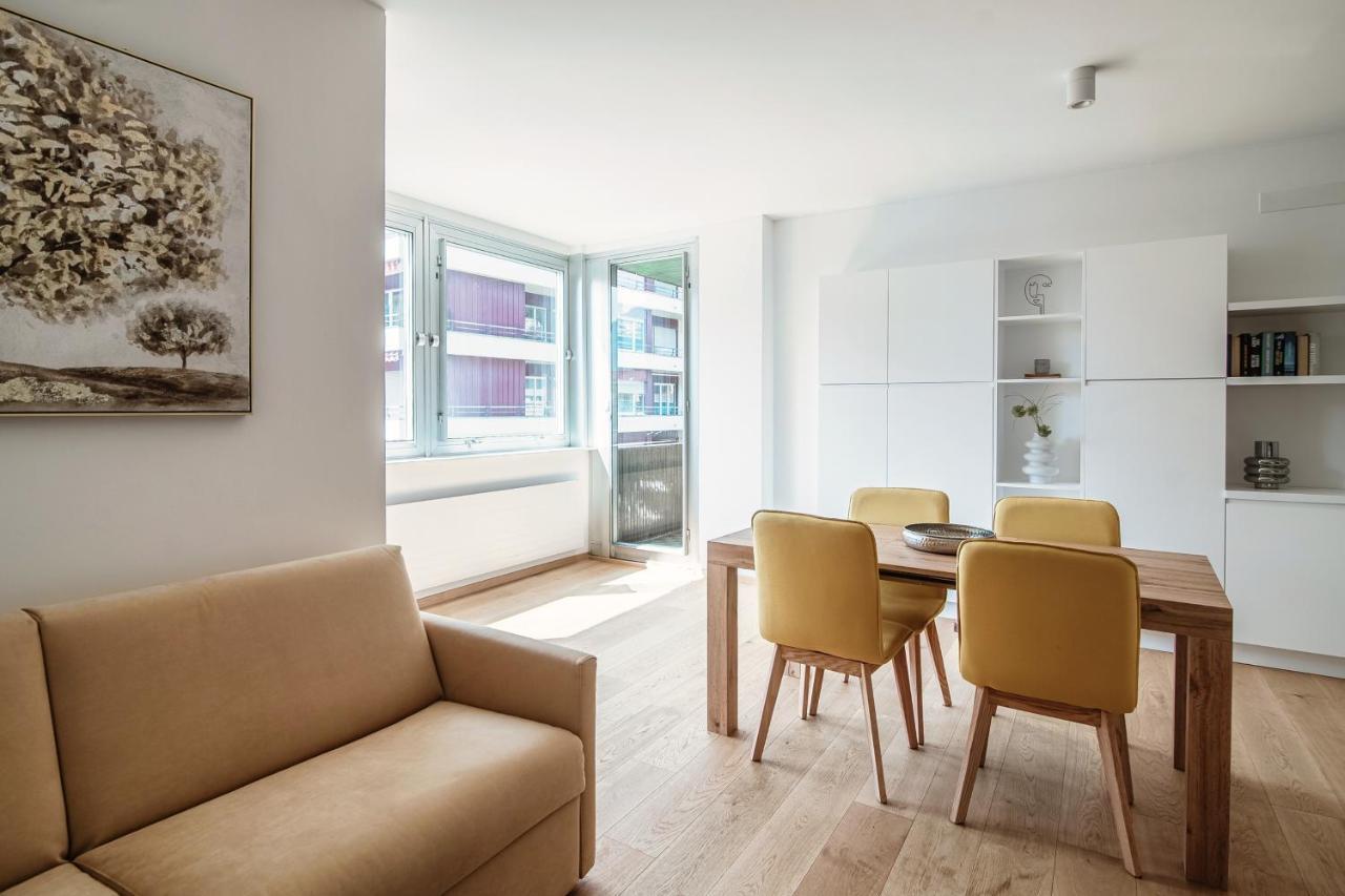 Palace Apartment By Quokka 360 - 2 Minutes From Lugano Lido Bagian luar foto