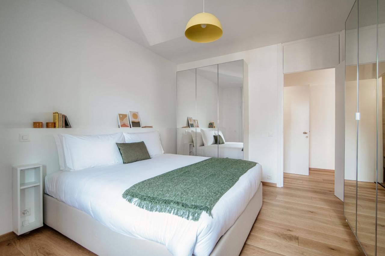 Palace Apartment By Quokka 360 - 2 Minutes From Lugano Lido Bagian luar foto